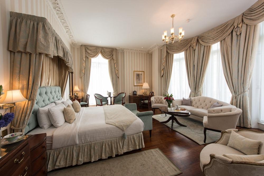 Park International Hotell 4*