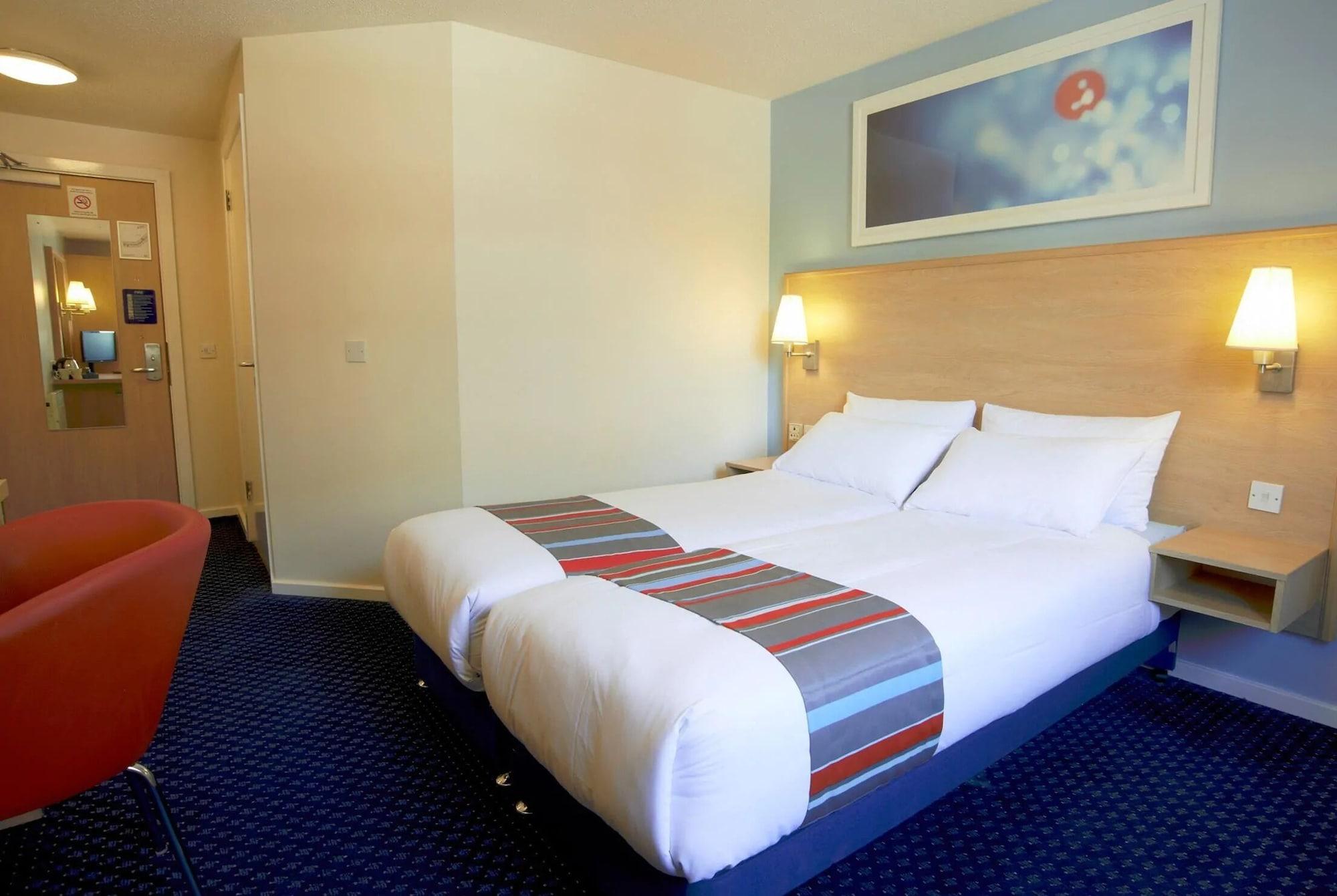 Travelodge Docklands Hotel 3*