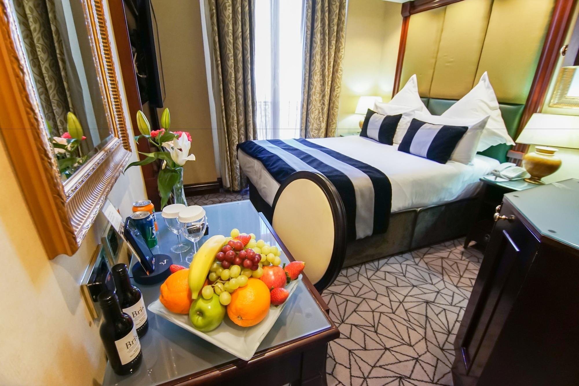 Hyde Park International 4* London