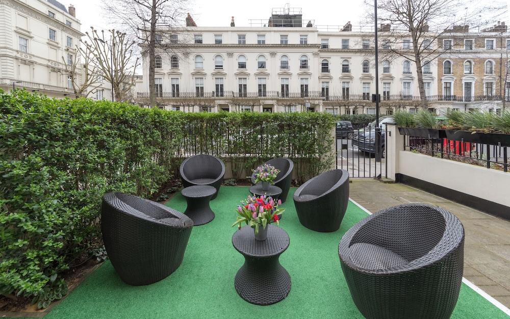 Hyde Park International Hotel London