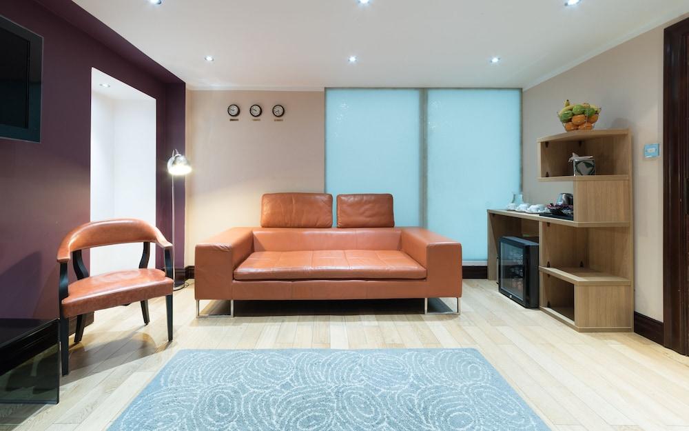 Hyde Park International 4*