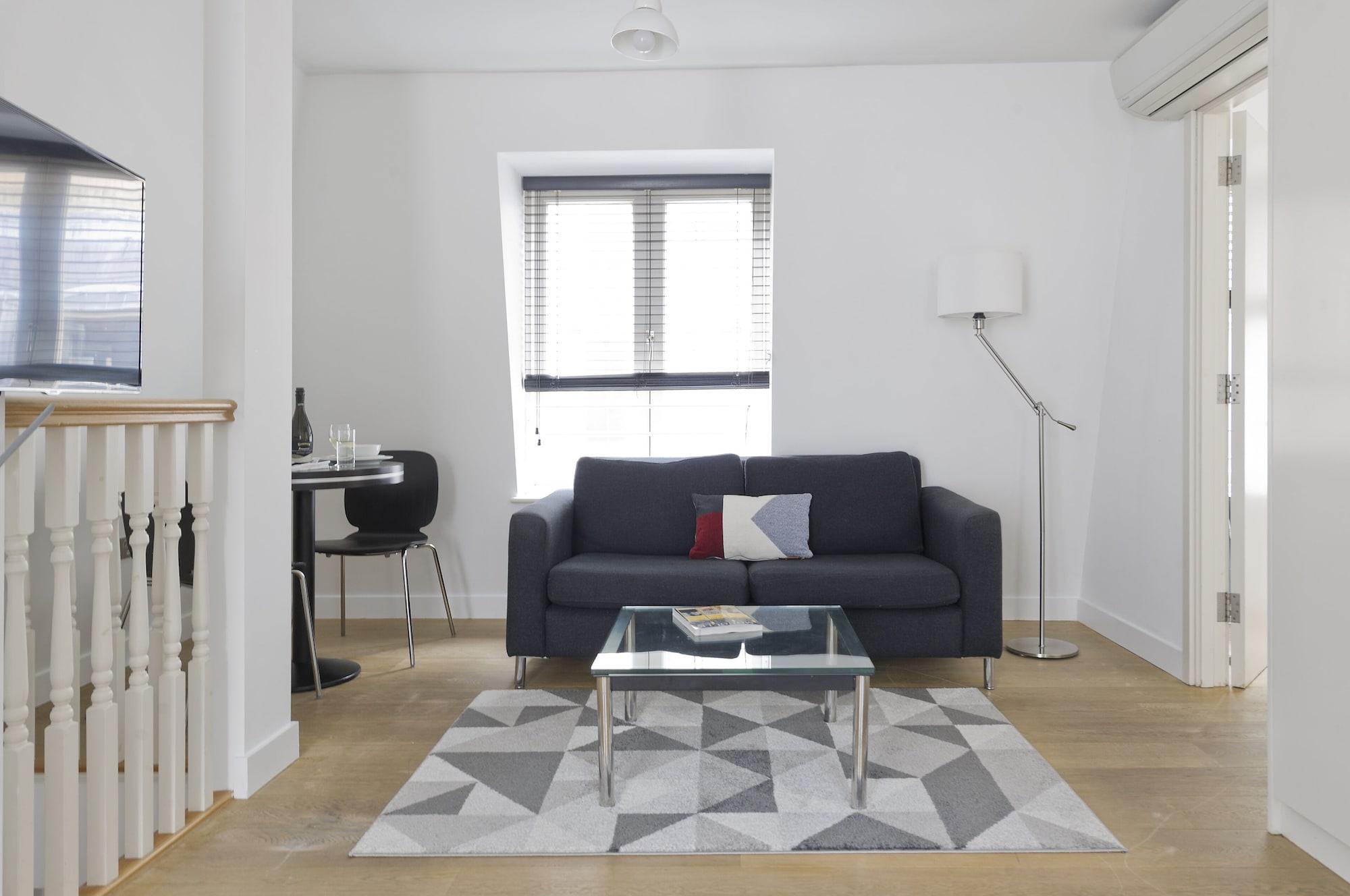 Saco Fleet Street, Crane Court Apartment *