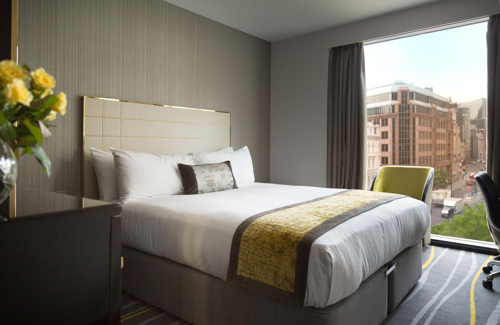 Saint 4* London