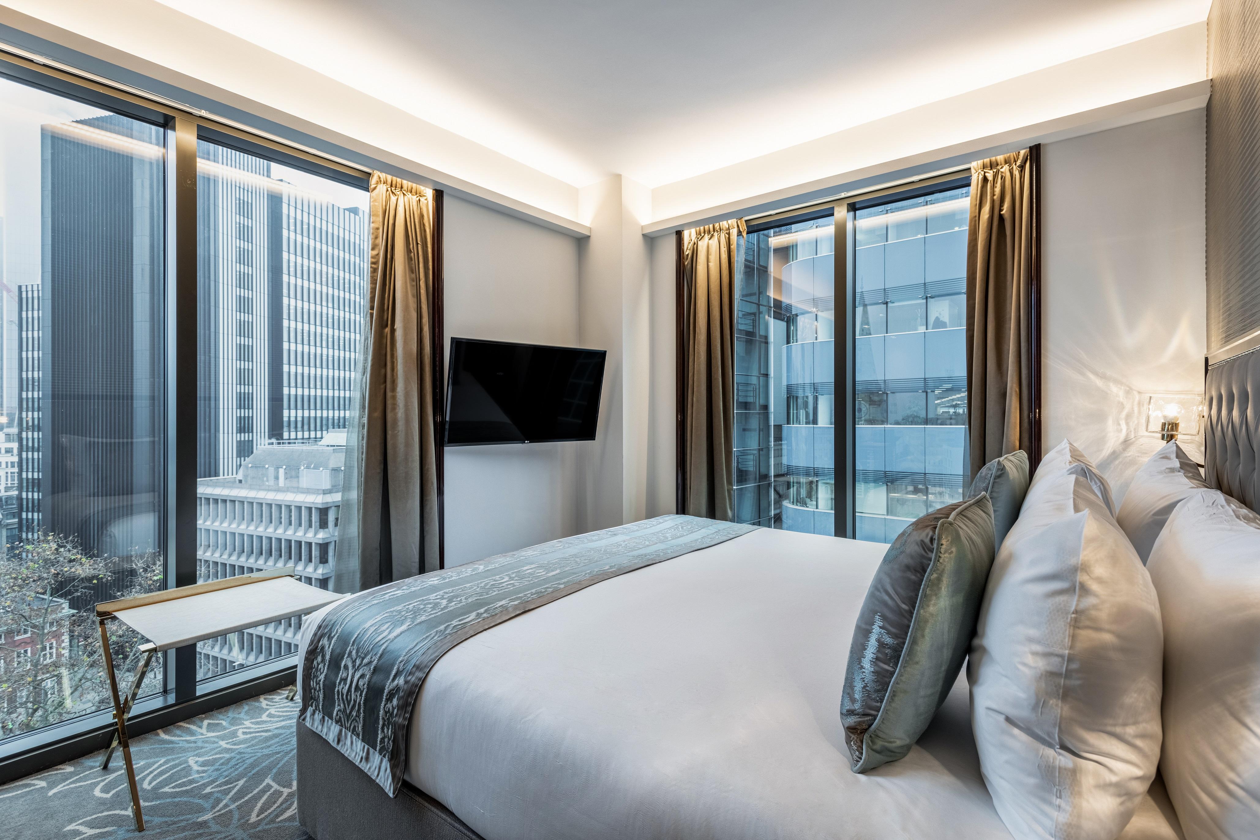 Saint 4* London