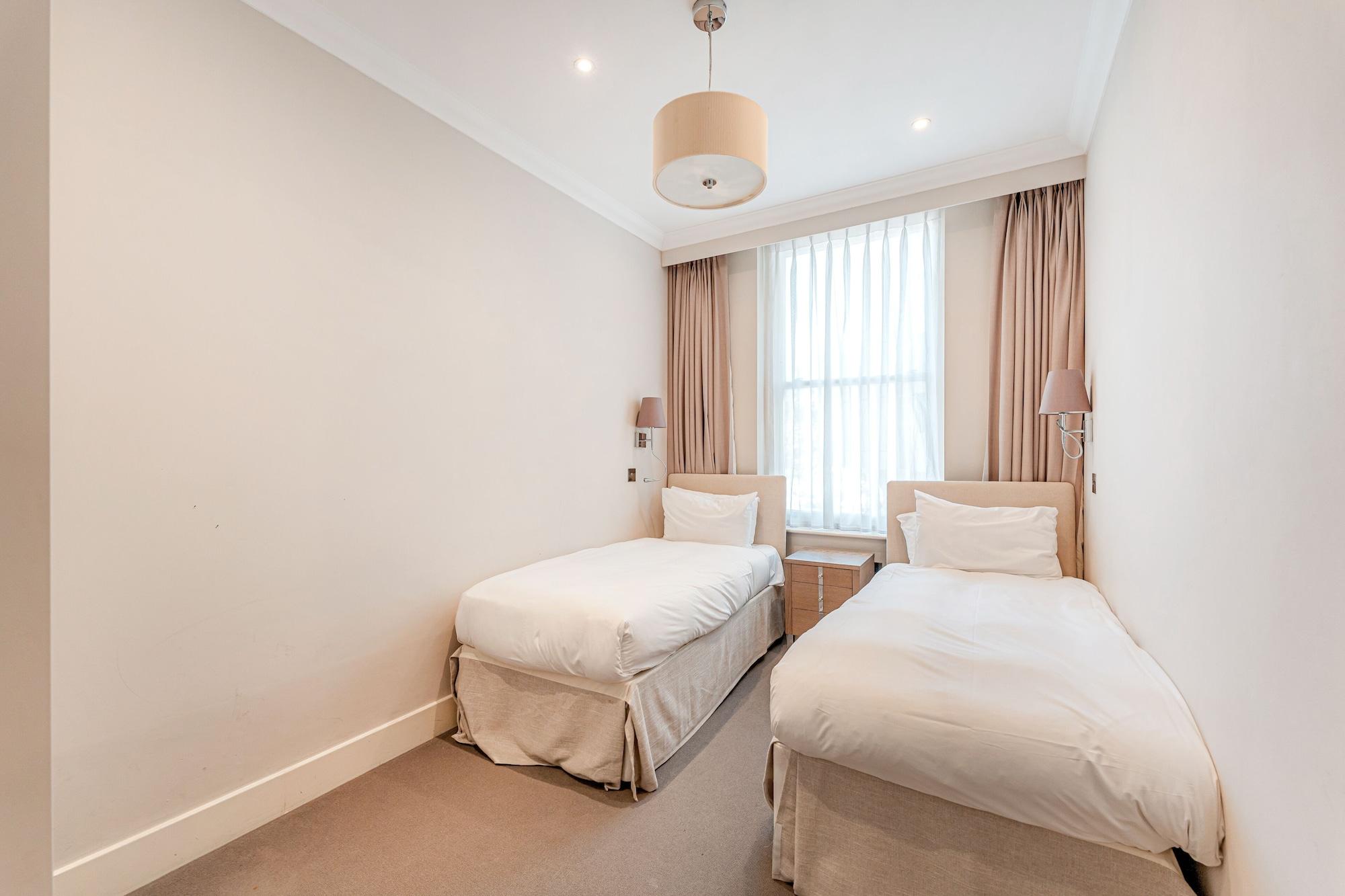 Ashburn Court Aparthotel 4*