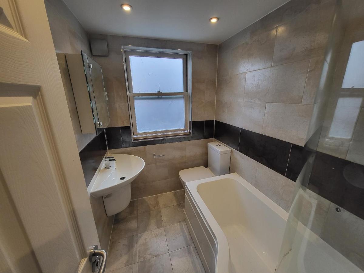 Leilighet Large 4 Bedroom House In