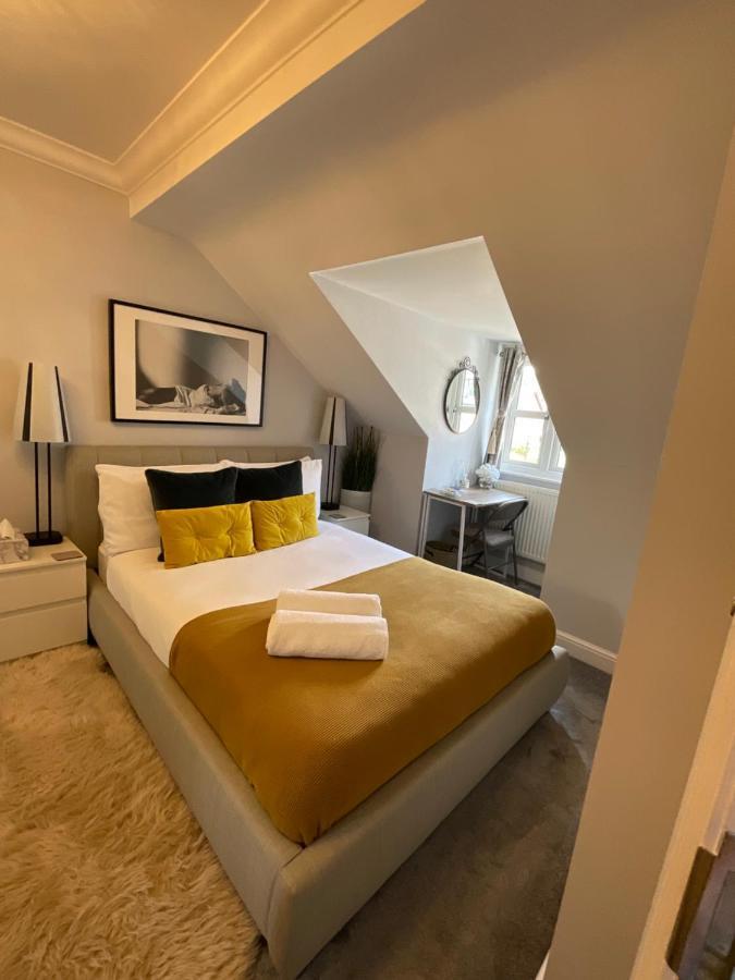 Homestay Away From London