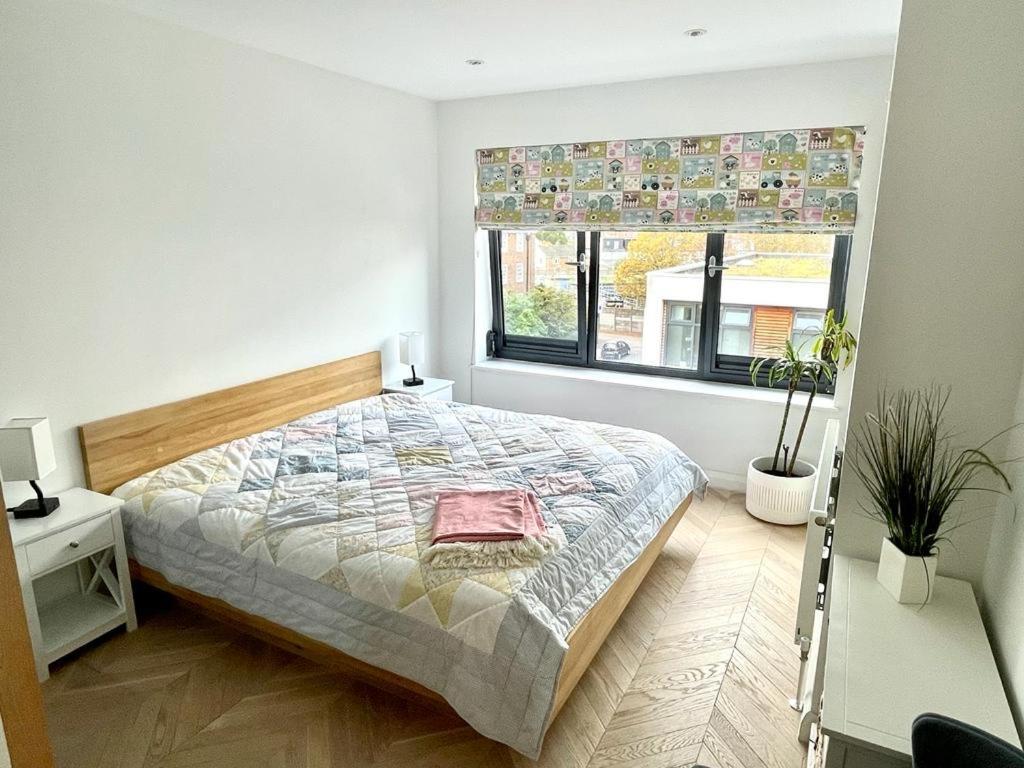 Cosy 1 Bedroom With Balcony Near Chiswick Apartment London