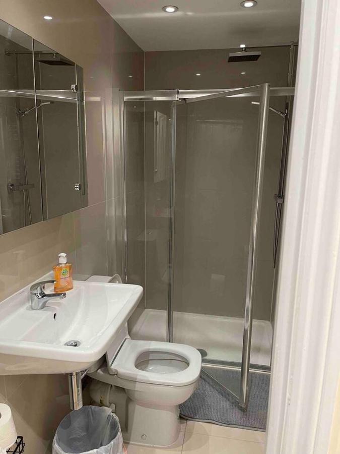 Quiet And Cozy 2 Seperate Bedrooms And 2 Bathroom With Terrace London