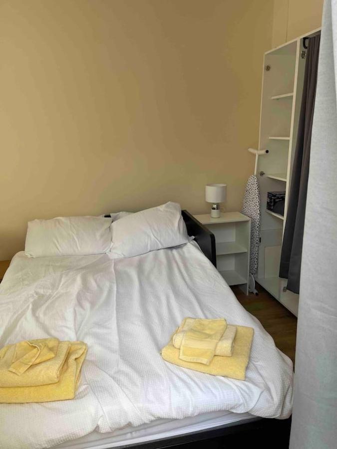 Quiet And Cozy 2 Seperate Bedrooms And 2 Bathroom With Terrace Apartment