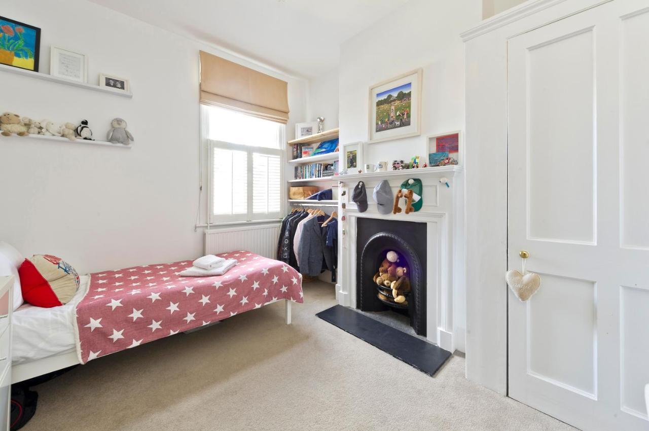Family In Battersea By Underthedoormat Holiday home London
