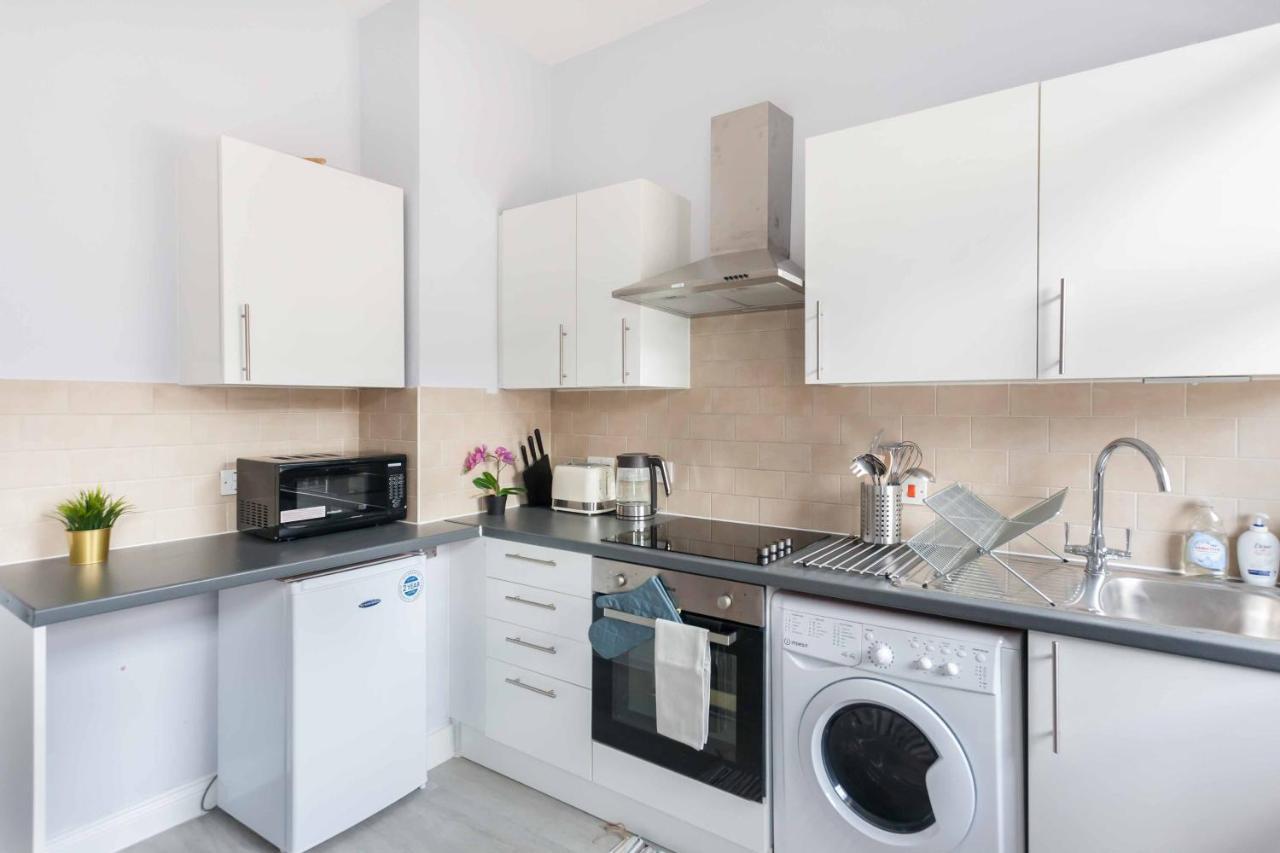Apartment Superb Apts In Earls Court London