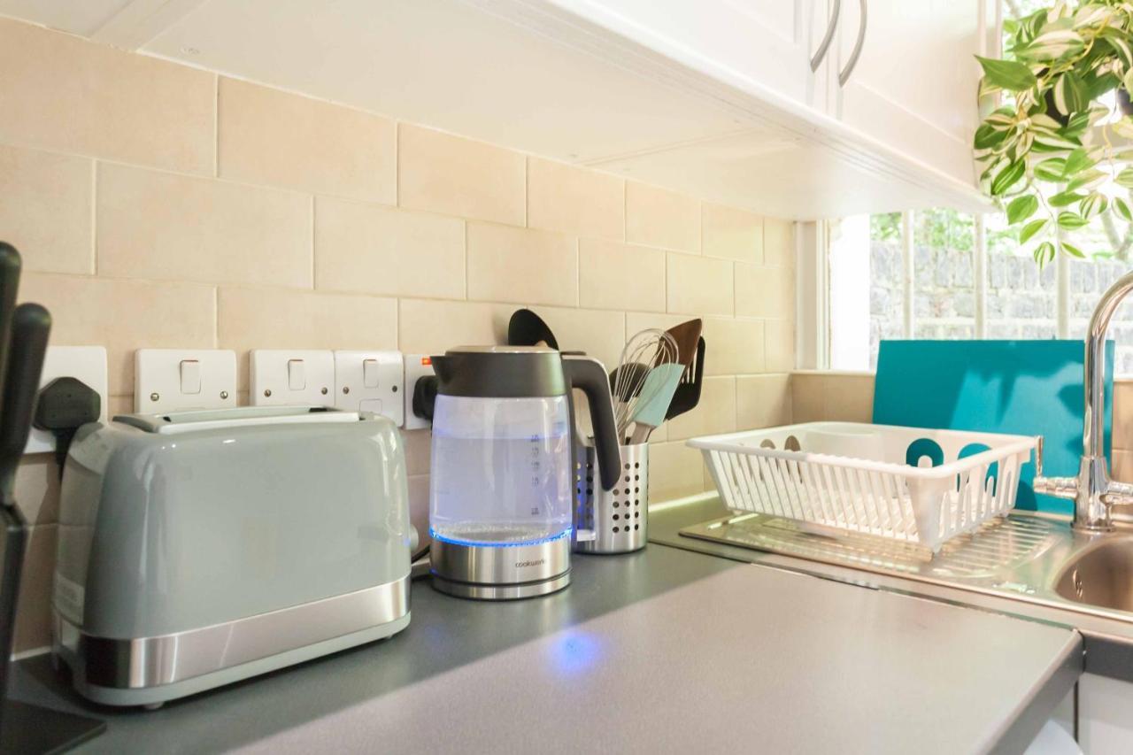 Superb Apts In Earls Court Apartment London