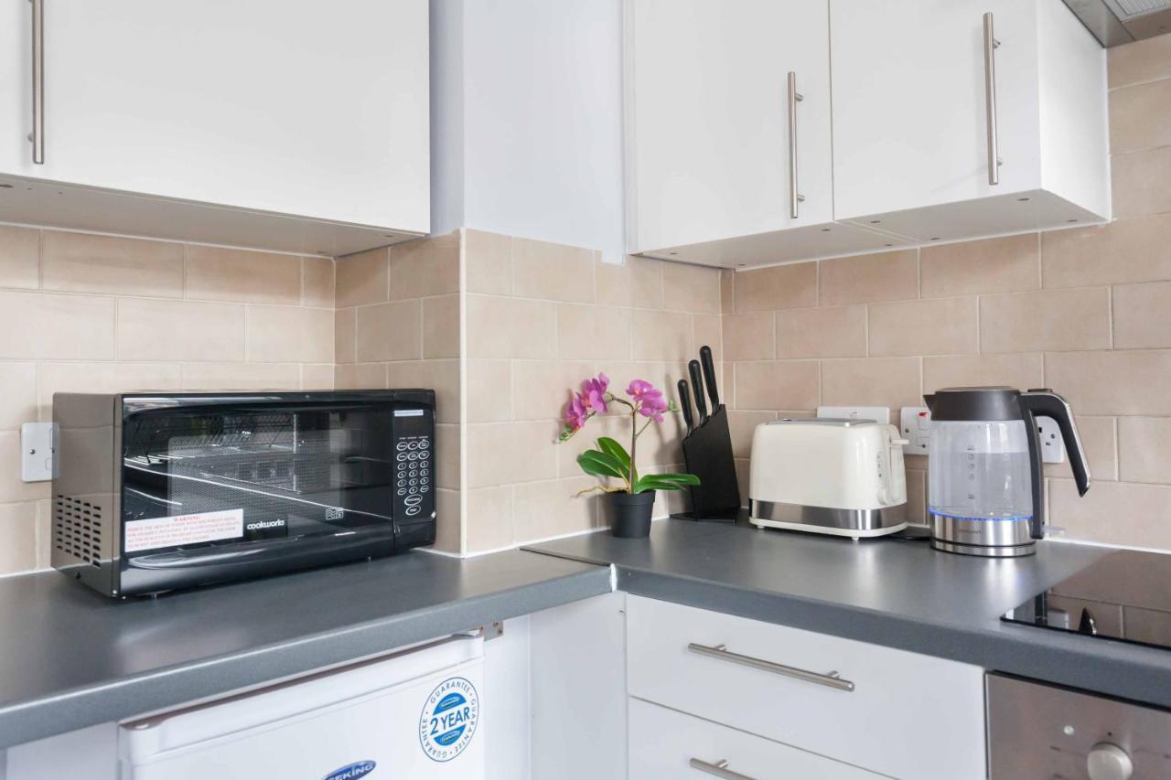 Apartment Superb Apts In Earls Court *