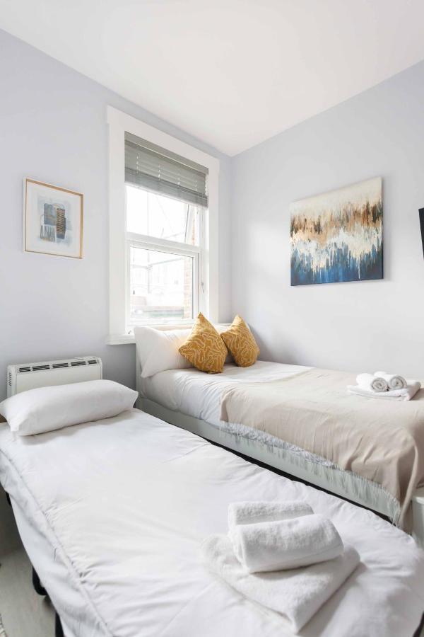 Apartment Superb Apts In Earls Court London