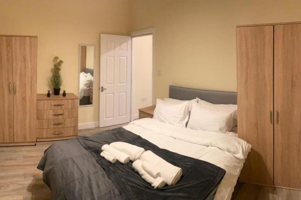 Flat 11 Brixton Hill, 1 Bedroom, 1 Bathroom Flat London