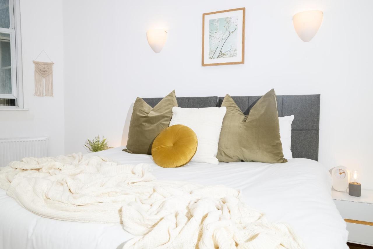 Three Bed With City View Shoreditch Perfect For Business Corporate By Belvilla * Londres
