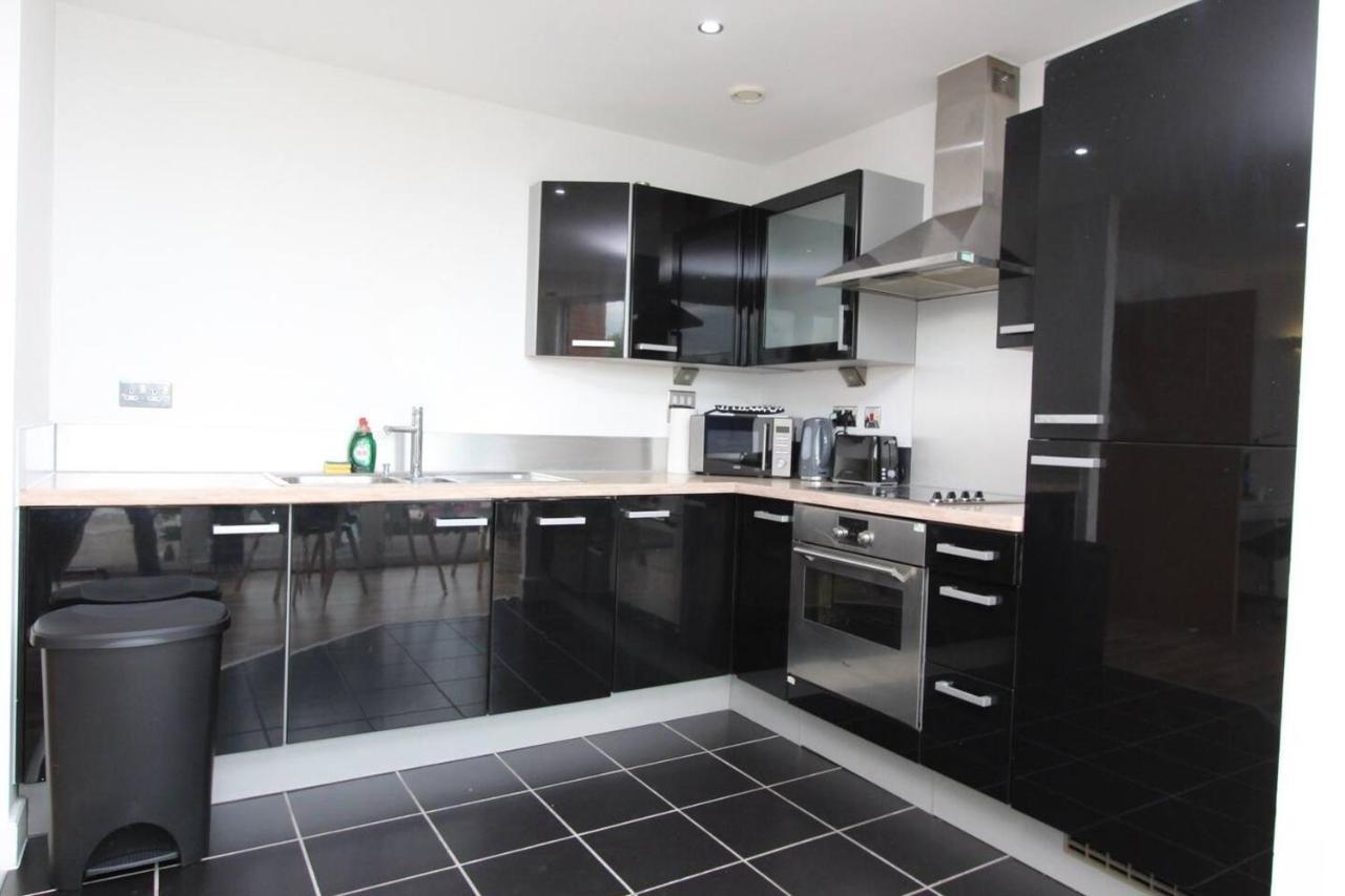 1 Bedroom With Dock Views In E16 Apartment London
