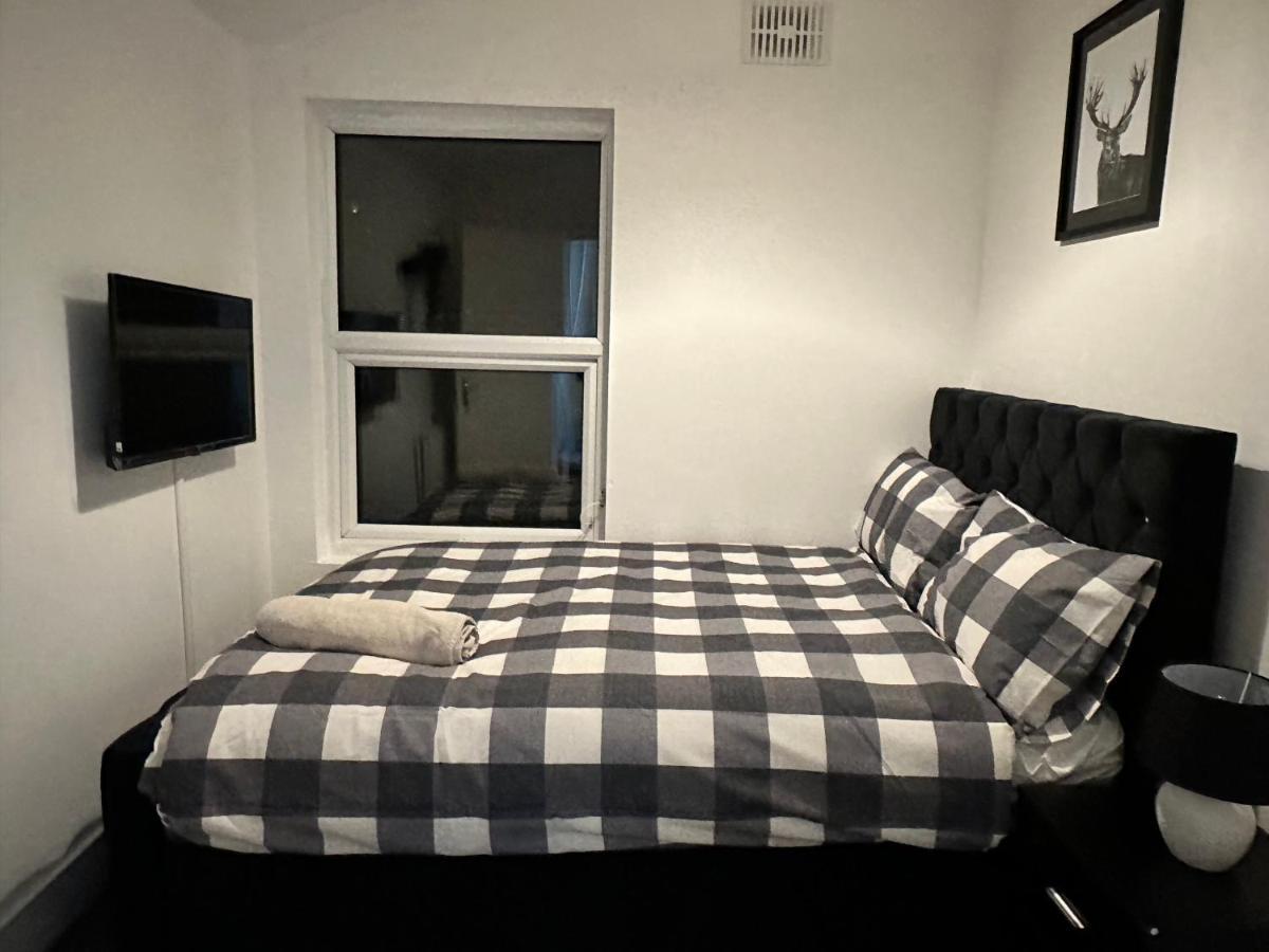 3 Bedroom House With Garden In Tottenham Сasa de vacaciones