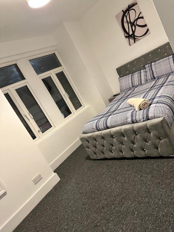 Feriehus 3 Bedroom House With Garden In Tottenham