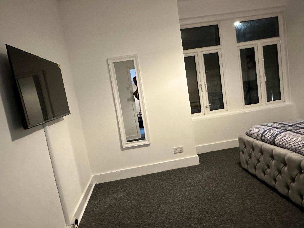 3 Bedroom House With Garden In Tottenham Сasa de vacaciones