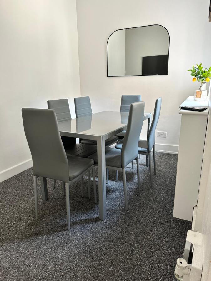 3 Bedroom House With Garden In Tottenham Сasa de vacaciones