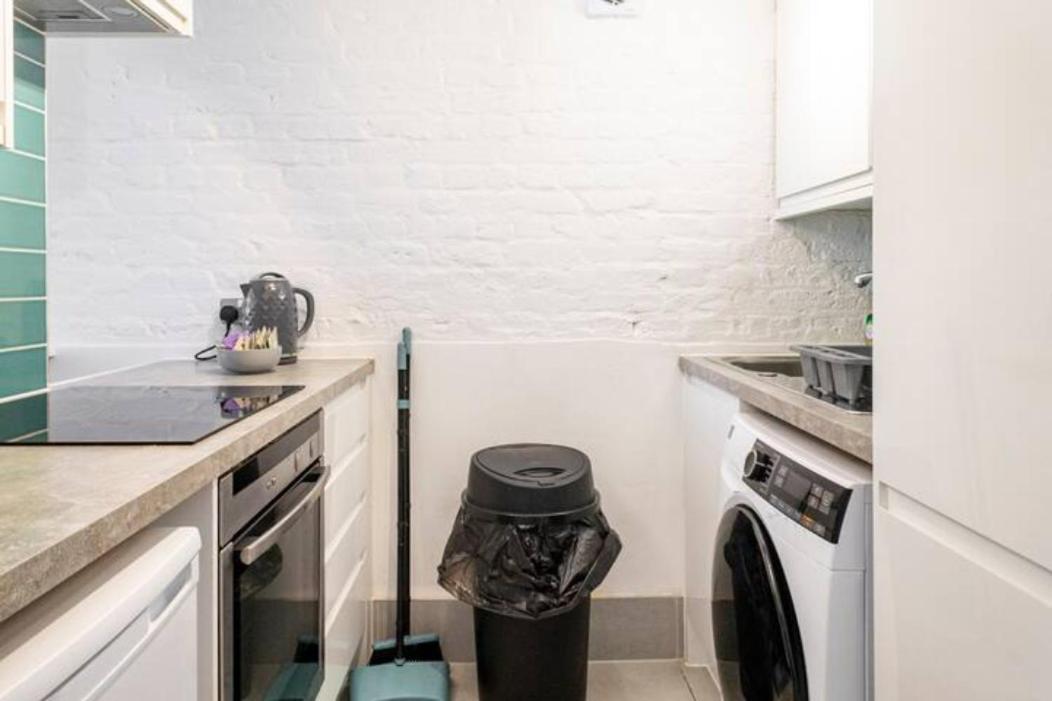 Cozy 2 Bedroom Flat - Sleeps 6 * Londres