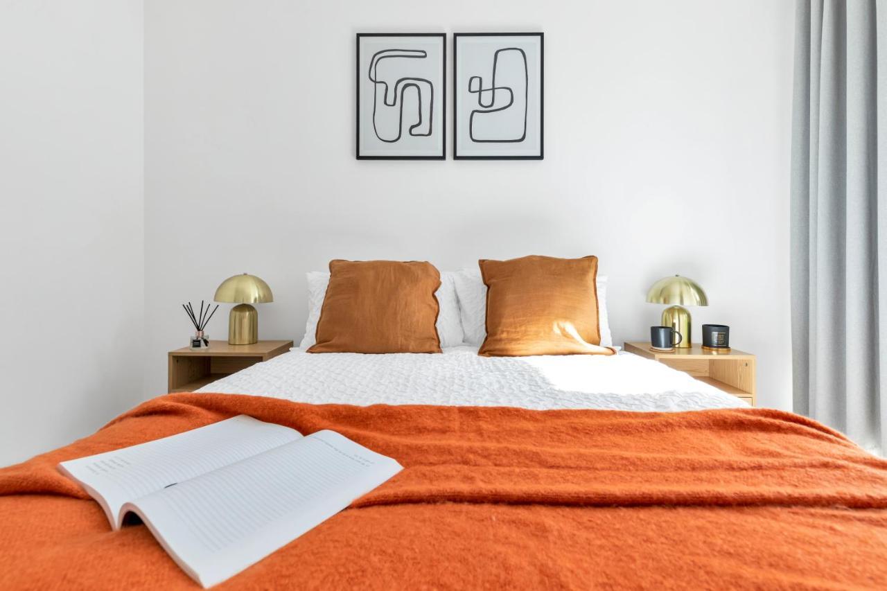 Apartamento Modern Luxe Just 10 Mins From Tower Bridge! Easy Access To Tube And Bus Londres