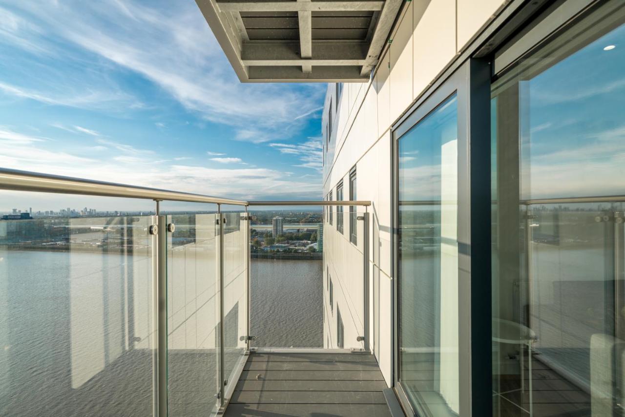 Apartment Skyvillion - River Thames Floor By Woolwich Ferry, Mins To Excel, O2 Arena , Airport With Parking