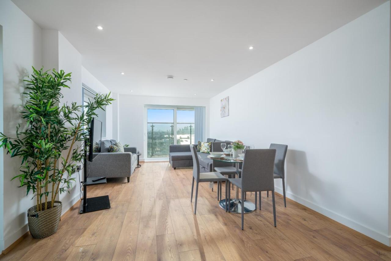 Skyvillion - River Thames Floor By Woolwich Ferry, Mins To Excel, O2 Arena , Airport With Parking London