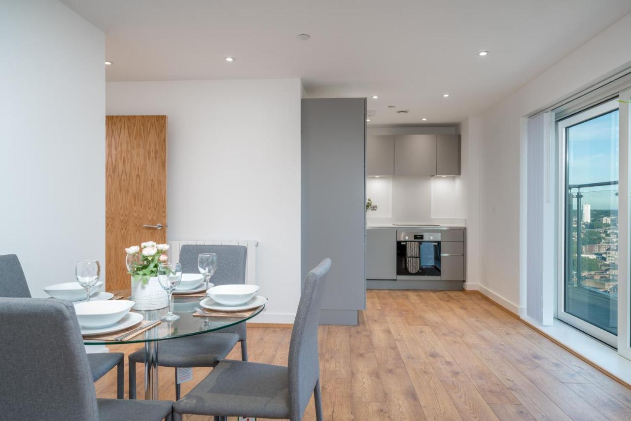 Apartment Skyvillion - River Thames Floor By Woolwich Ferry, Mins To Excel, O2 Arena , Airport With Parking *
