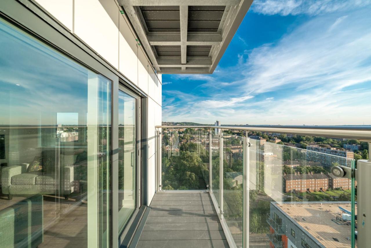 Apartment Skyvillion - River Thames Floor By Woolwich Ferry, Mins To Excel, O2 Arena , Airport With Parking *