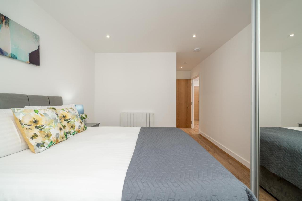 Apartment Skyvillion - River Thames Floor By Woolwich Ferry, Mins To Excel, O2 Arena , Airport With Parking *