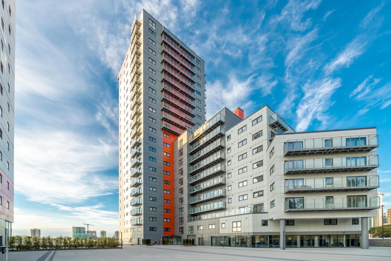 Skyvillion - River Thames Floor By Woolwich Ferry, Mins To Excel, O2 Arena , Airport With Parking Apartment London