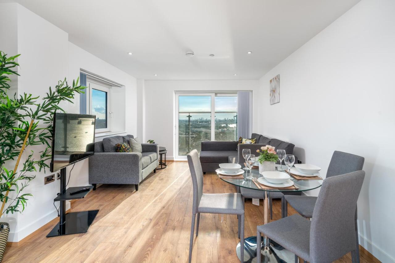 Apartment Skyvillion - River Thames Floor By Woolwich Ferry, Mins To Excel, O2 Arena , Airport With Parking London