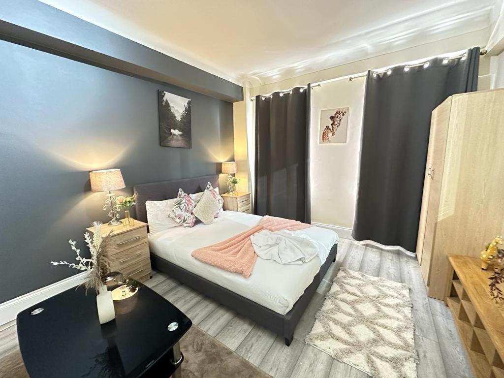 Stourcliffe 2 Bedroom Flat *