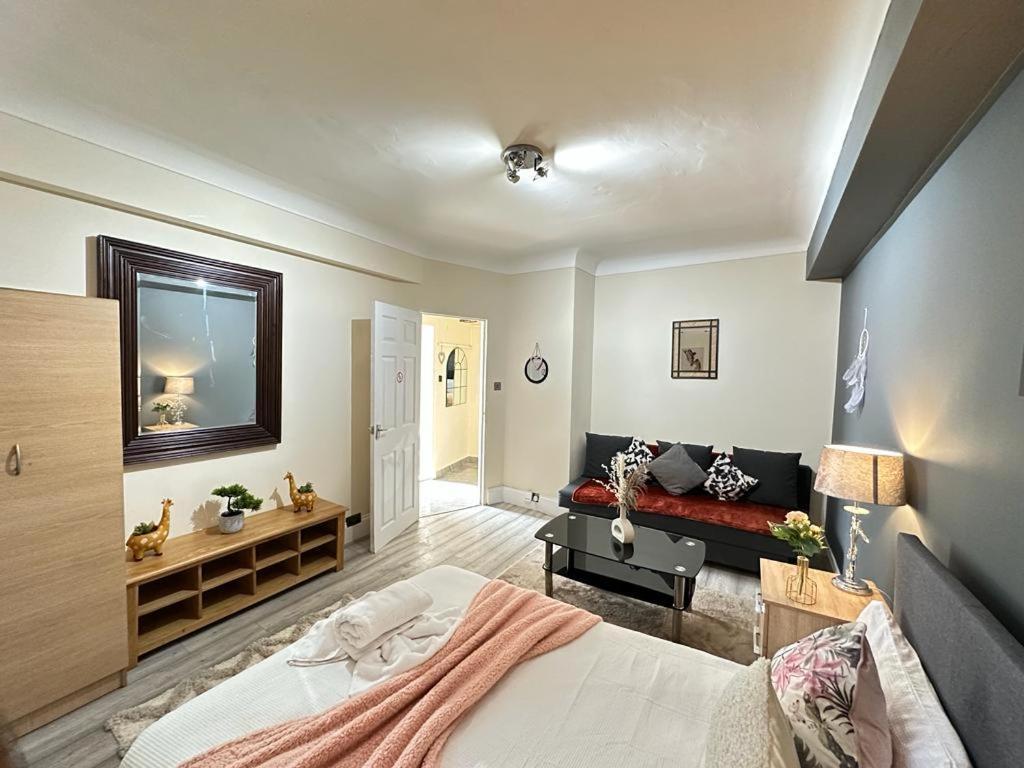 Stourcliffe 2 Bedroom Flat