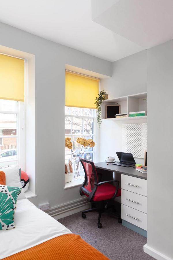 Great Private With Shared Bathroom -sleeps 2 -westminster Quick Links Hostel *