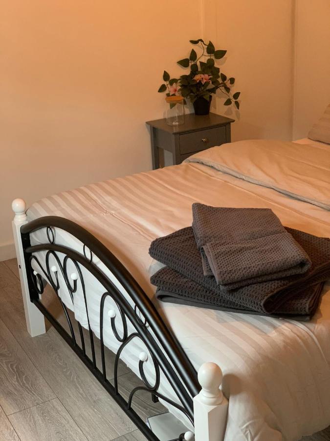 Bed & Breakfast Alpha House Londen