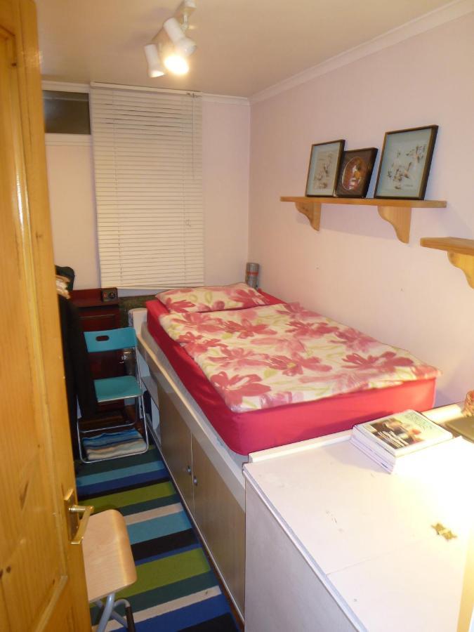 House O' Books Bed & Breakfast *