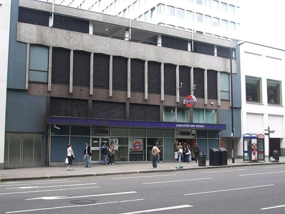 Brilliant 3 Bedroom's In Hyde Park With Elevator - 1 Flight Of Stairs Only Appartement *