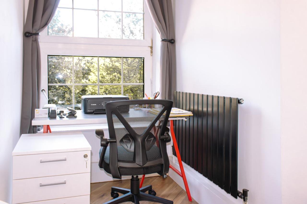 4 Bedroom Near Centre 2-min Walk To Metro !! Business & Family Friendly!! Appartement