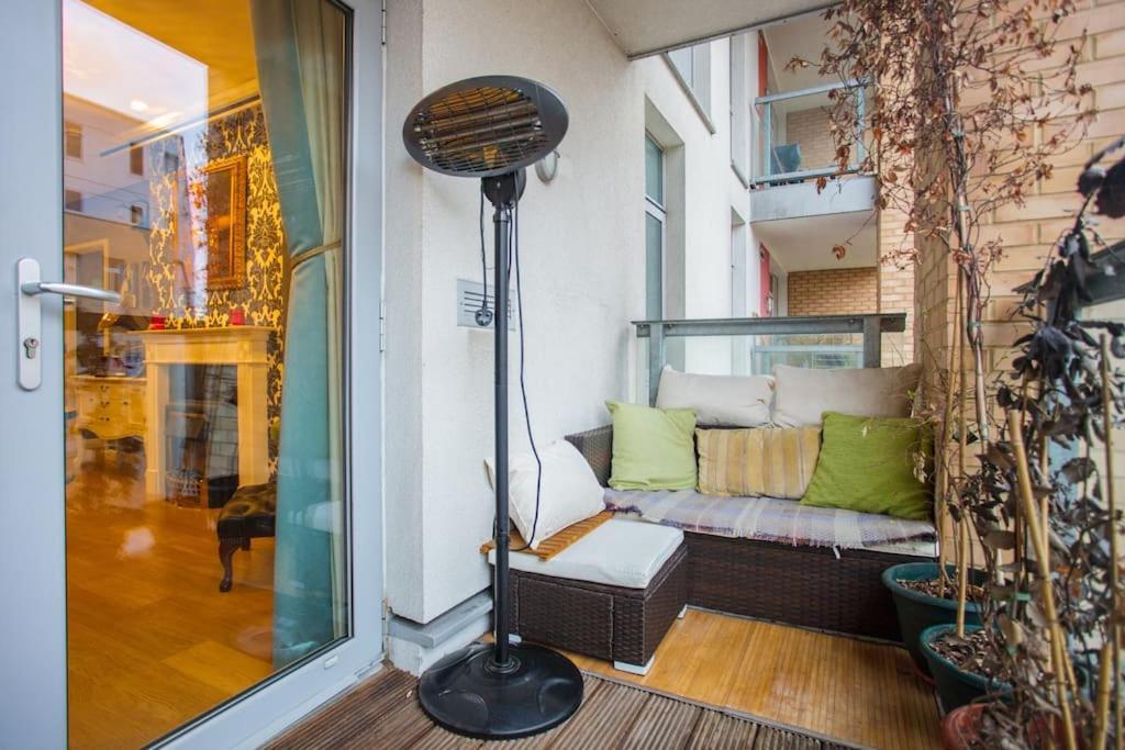 Appartement Unique & Welcoming 2bd Flat In Limehouse Londen