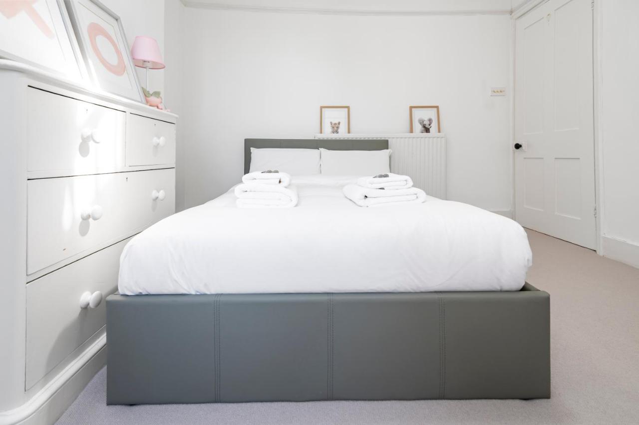 4 Bedroom Edwardian Family House Wgarden, Notting Hill Apartment London