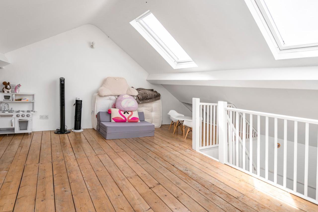 Apartment 4 Bedroom Edwardian Family House Wgarden, Notting Hill