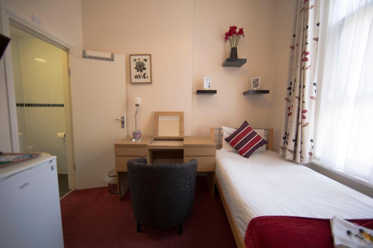Saba And Hotell
