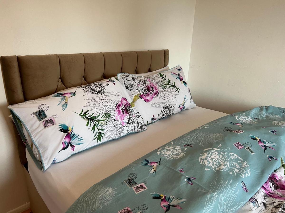 Hotel Grand Bleu - - Next To Piccadilly Line Tube Station & Brand New Facilities Londen