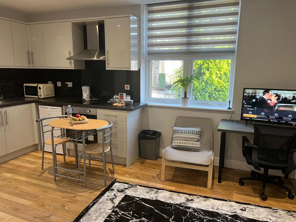 Hotell Grand Bleu - - Next To Piccadilly Line Tube Station & Brand New Facilities London
