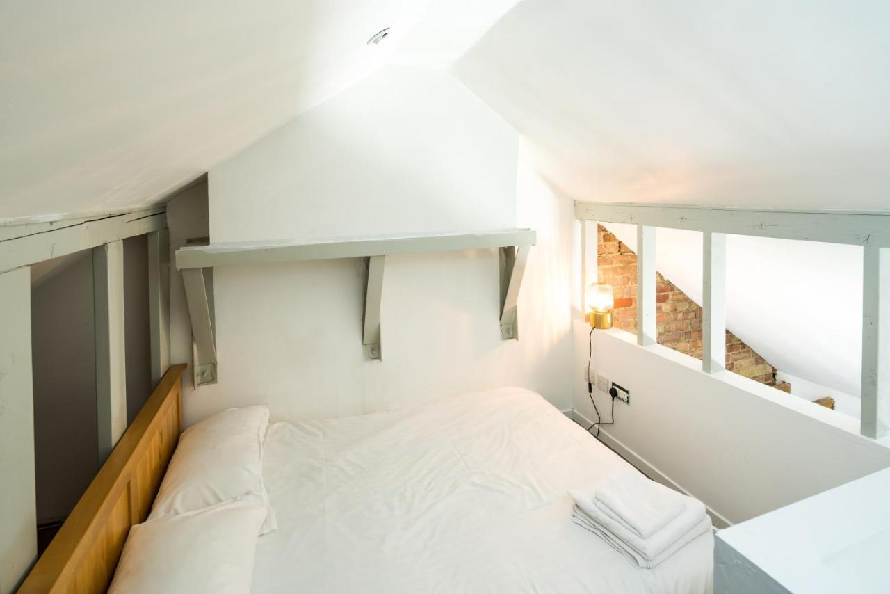 Cozy 2 Bedroom / Westfield / Hammersmith Hospital Apartment London