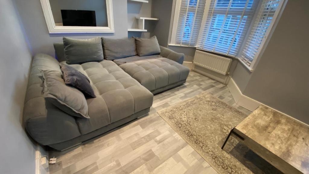 Snug Kingsize Bedroom Flat In Apartamento